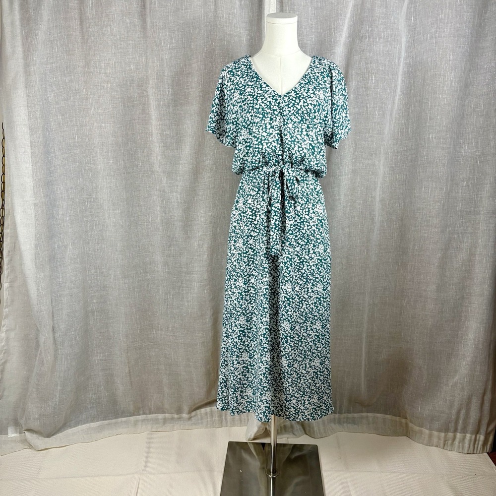 Sienna Sky Green Floral Tie Waist Dress M Summer V-neck Modest Short Sleeve
